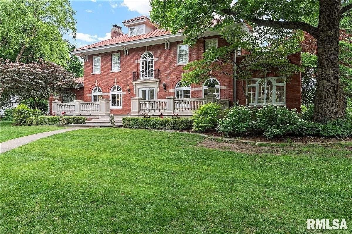 1925 Colonial For Sale In Springfield Illinois