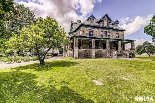 1902 Historic House In Greenview Illinois — Captivating Houses