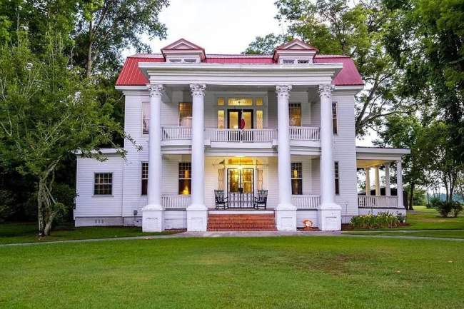 1902 Neoclassical In Mayesville South Carolina — Captivating Houses