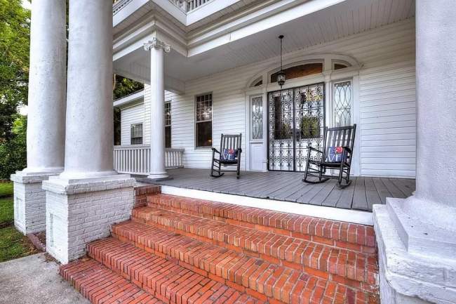 1902 Neoclassical In Mayesville South Carolina — Captivating Houses