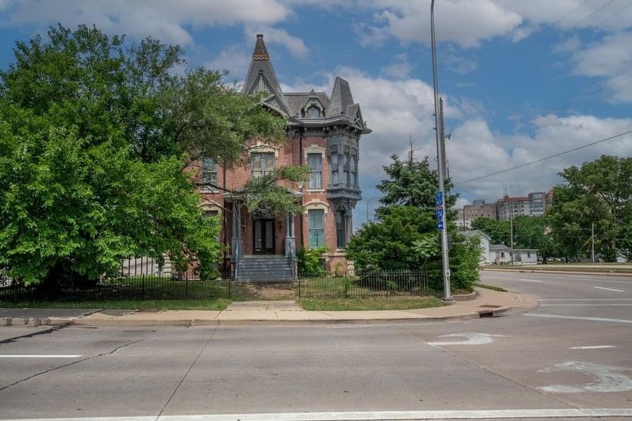 1877 Mansion For Sale In Peoria Illinois