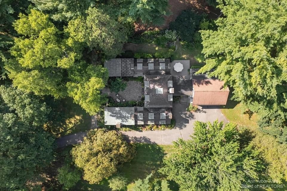 1923 Stone Cotswold Cottage For Sale In Ann Arbor Michigan