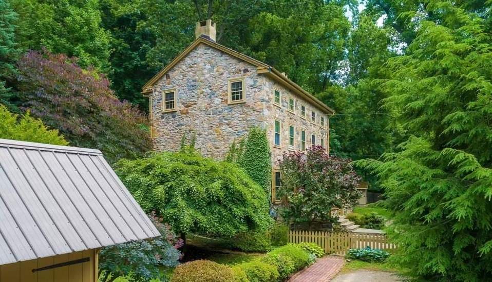 1800 Farmhouse In Chester Springs Pennsylvania