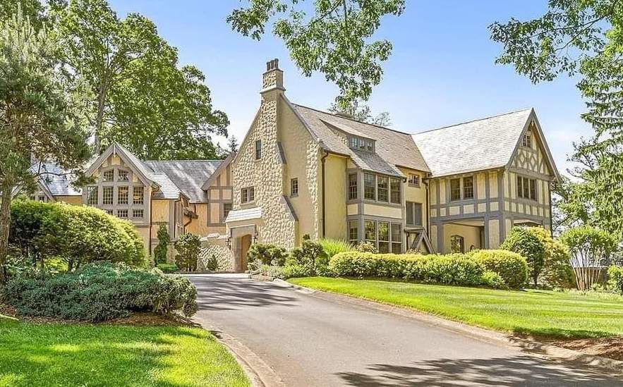 1923 Mansion For Sale In Asheville North Carolina — Captivating Houses