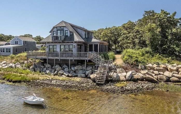 1948 Waterfront House For Sale In Edgartown Massachusetts — Captivating Houses