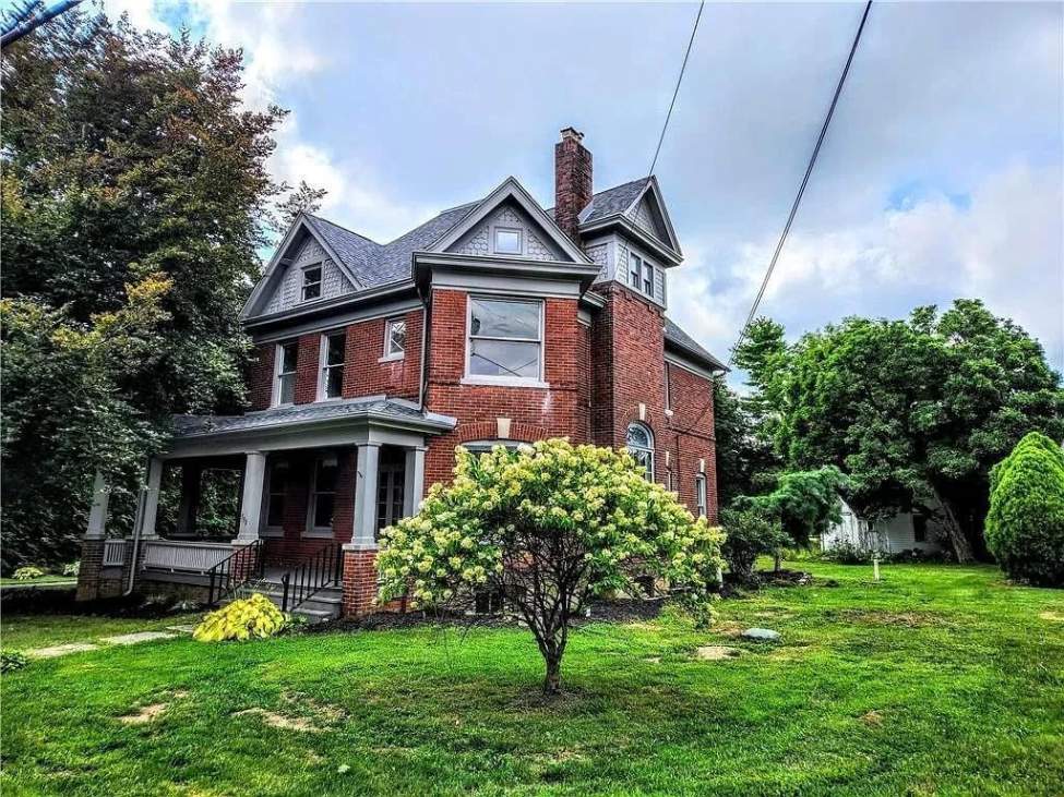 1901 Victorian In Bath Pennsylvania Captivating Houses   60741BC5 6A35 425C 8619 0D8209EC1620 975x731 