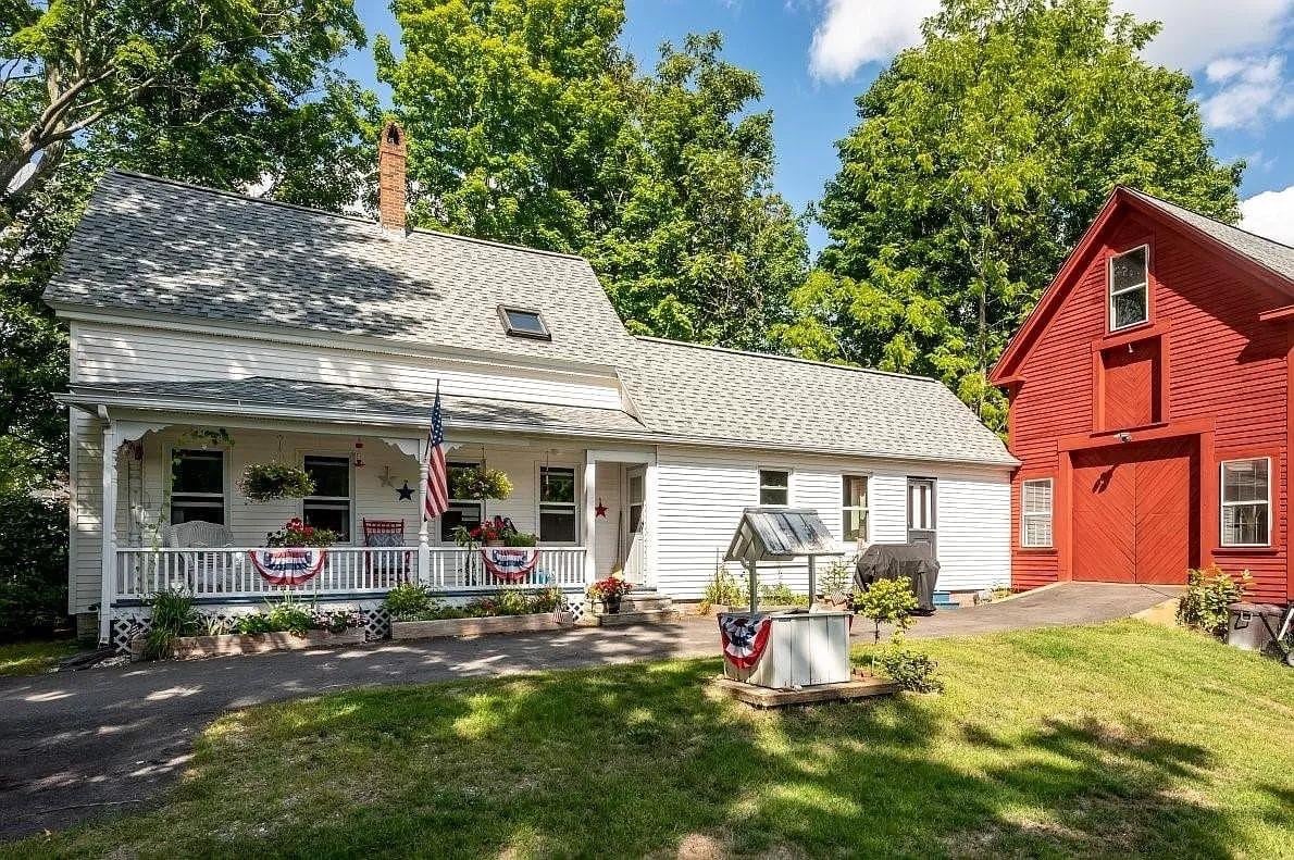 1895 Farmhouse For Sale In Berwick Maine