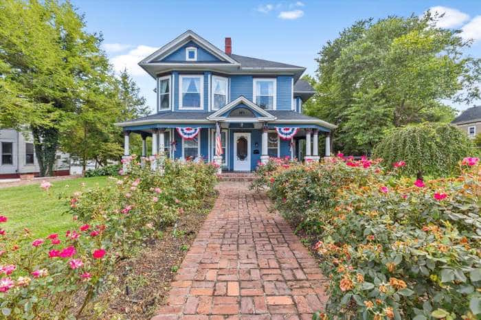 1895 Victorian For Sale In Stanford Kentucky