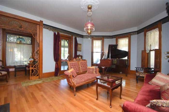 1885 Victorian For Sale In Owosso Michigan