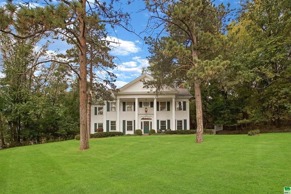 1934 Neoclassical For Sale In Sioux City Iowa