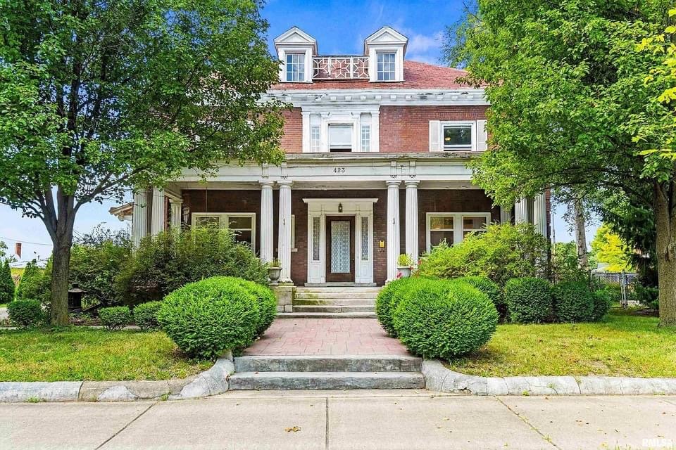 1910 Colonial Revival For Sale In Peoria Illinois