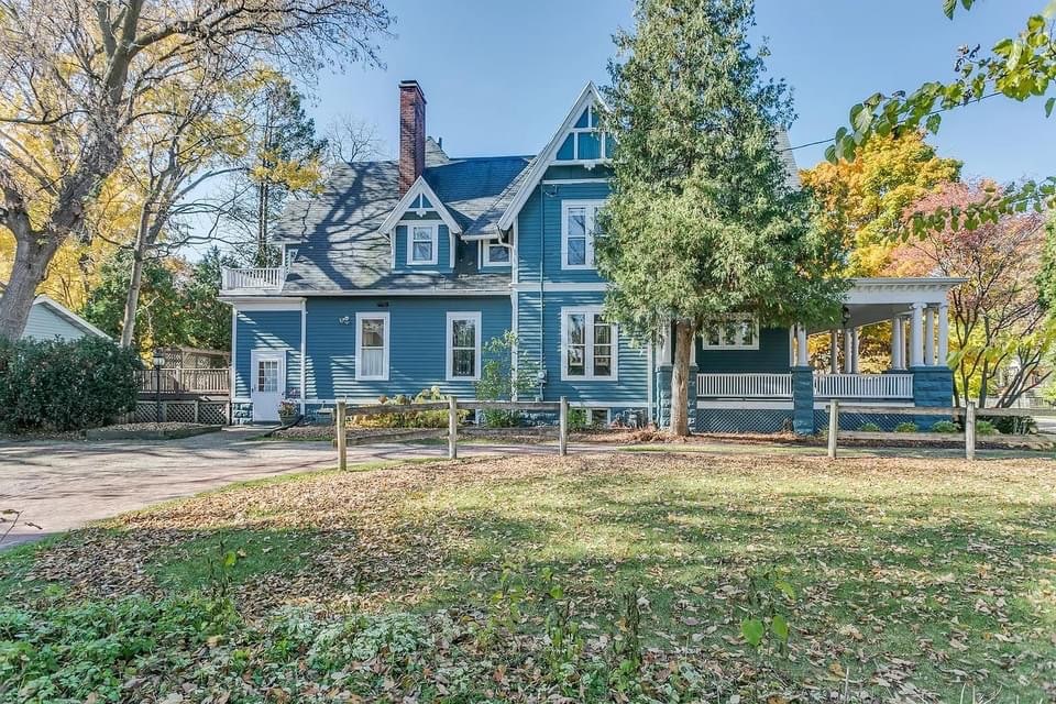 1887 Victorian For Sale In Appleton Wisconsin