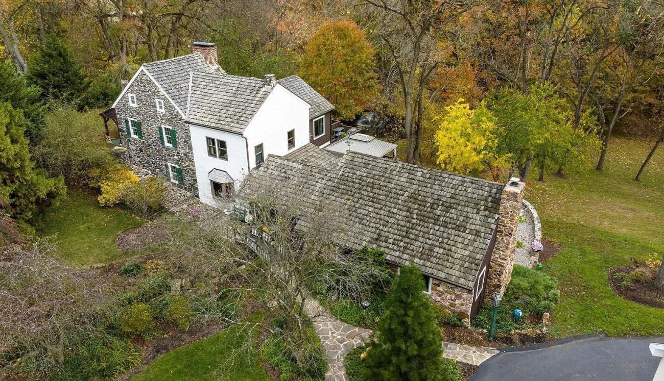 1860 Farmhouse For Sale In Landenberg Pennsylvania — Captivating Houses