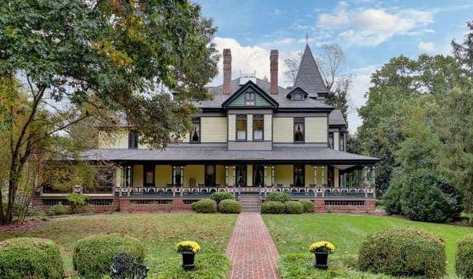 1886 Victorian For Sale In Hague Virginia — Captivating Houses