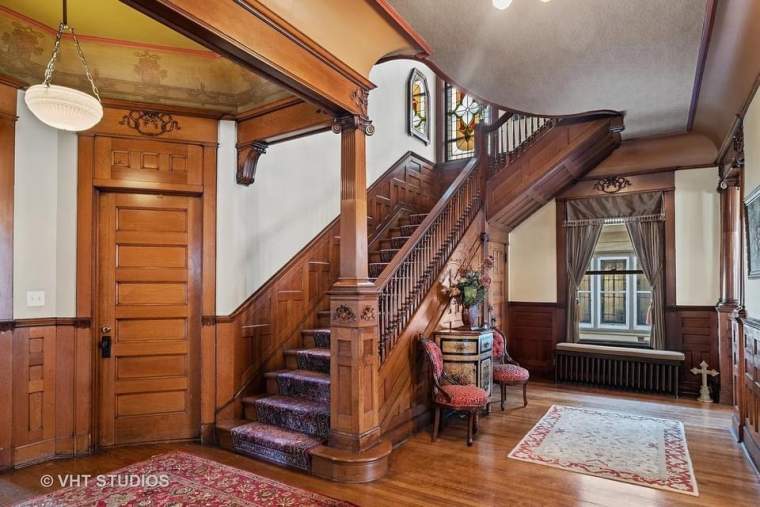 1894 Victorian In Oak Park Illinois — Captivating Houses