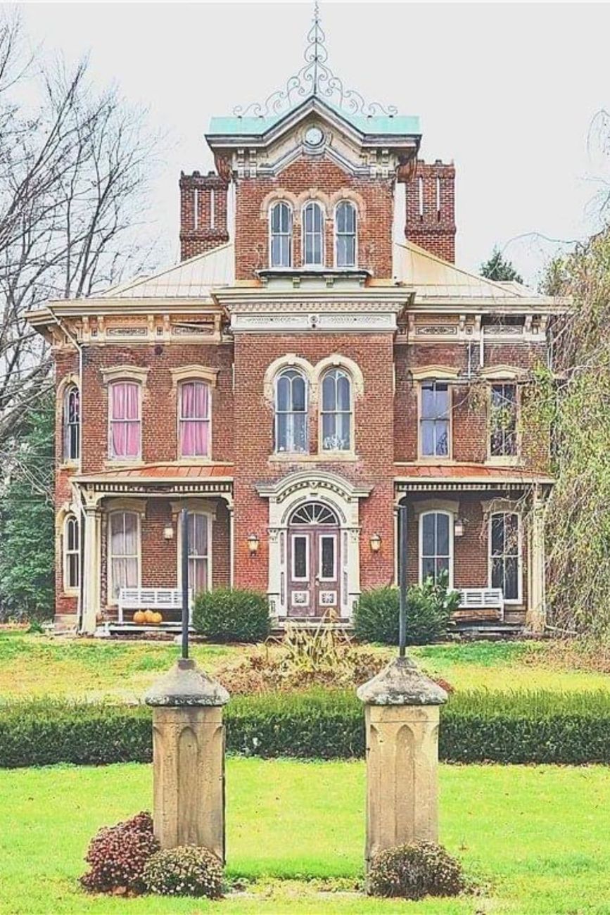 1874 Italianate For Sale In Newcomerstown Ohio