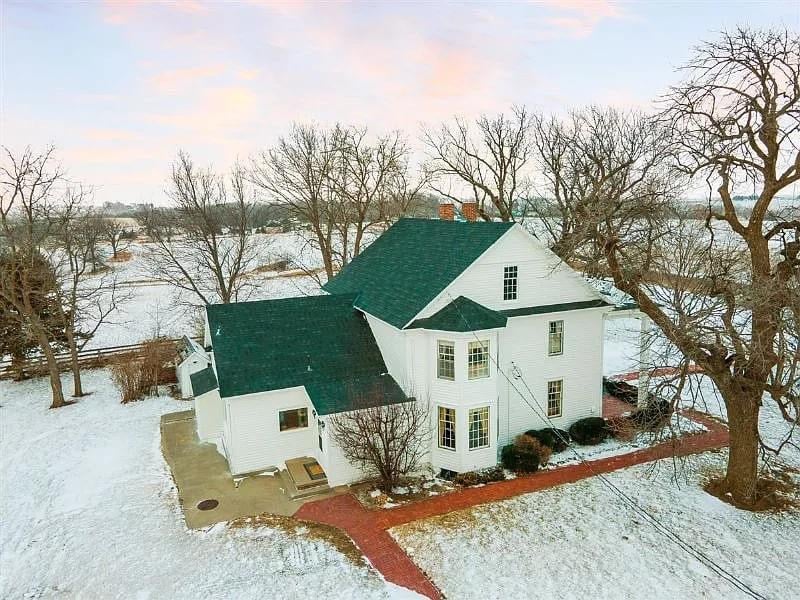 1899 Colonial Revival For Sale In Council Bluffs Iowa