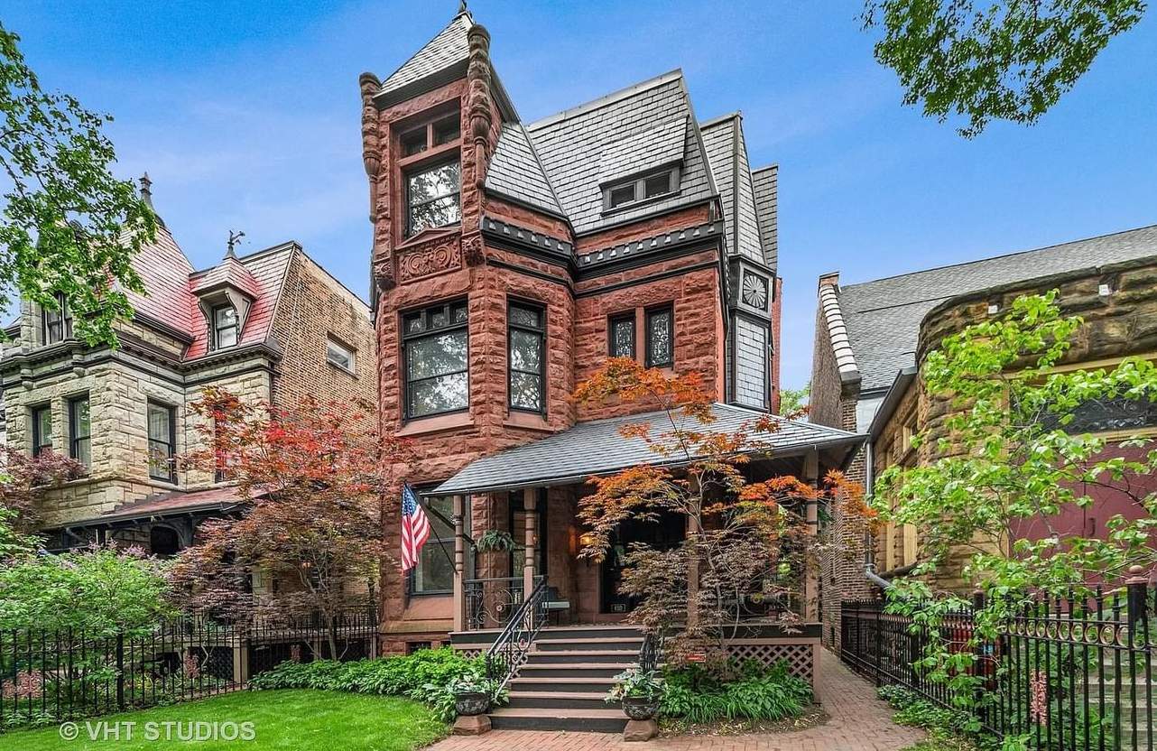 1895 Victorian For Sale In Chicago Illinois — Captivating Houses