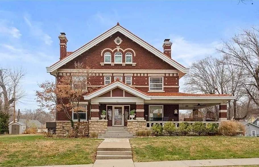 1918 Historic House For Sale In Kansas City Kansas — Captivating Houses