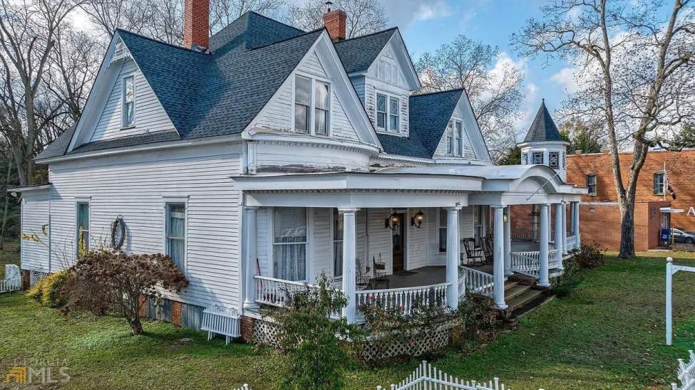 1908 Historic House In Bishop Georgia Captivating Houses   98B8AB71 240A 46EC A131 249408D0FFDF 975x548 