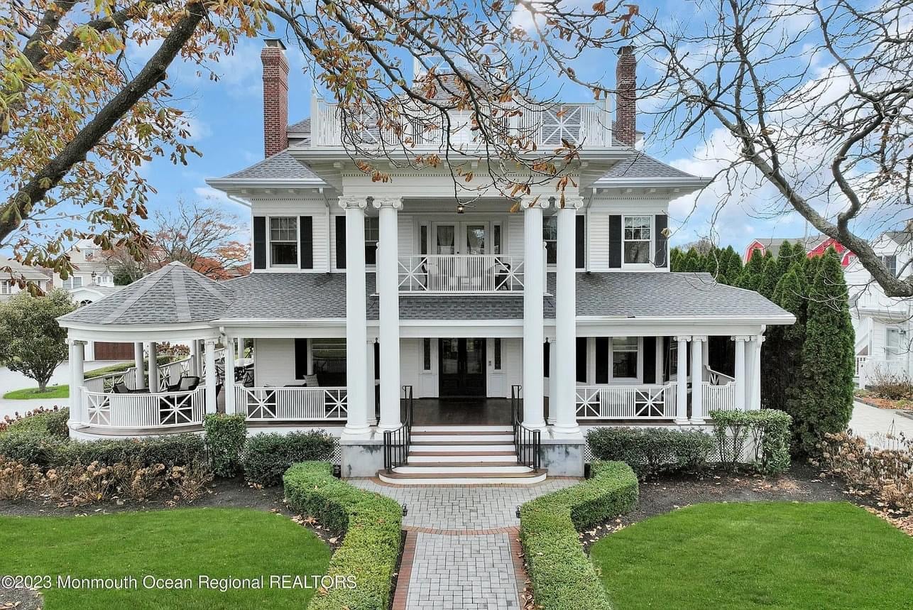 1910 Neoclassical For Sale In Sea Girt New Jersey