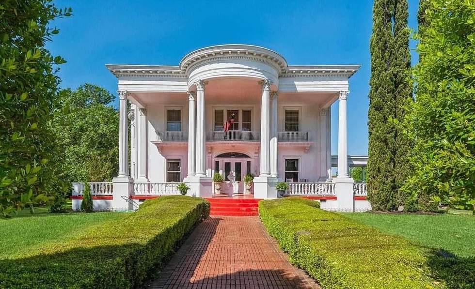 1903 Neoclassical For Sale In Newberry South Carolina — Captivating Houses