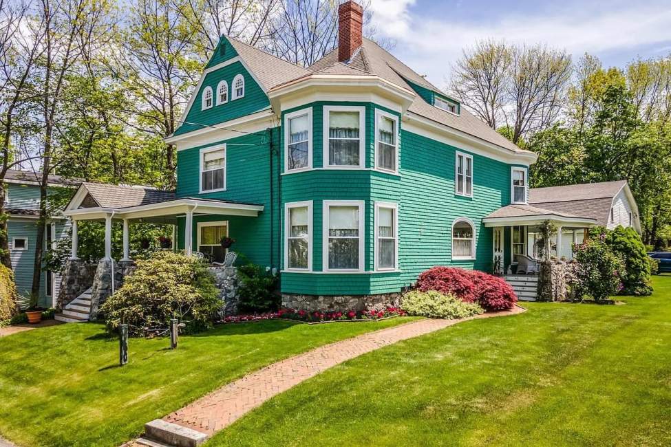 1898 Victorian In Belfast Maine — Captivating Houses