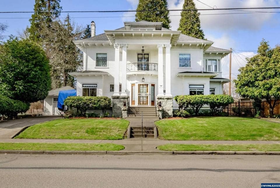 1906 Neoclassical For Sale In Albany Oregon