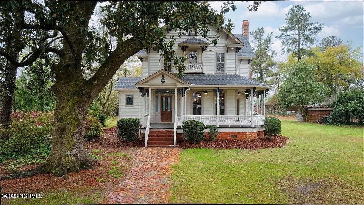 1885 Victorian For Sale In Laurinburg North Carolina