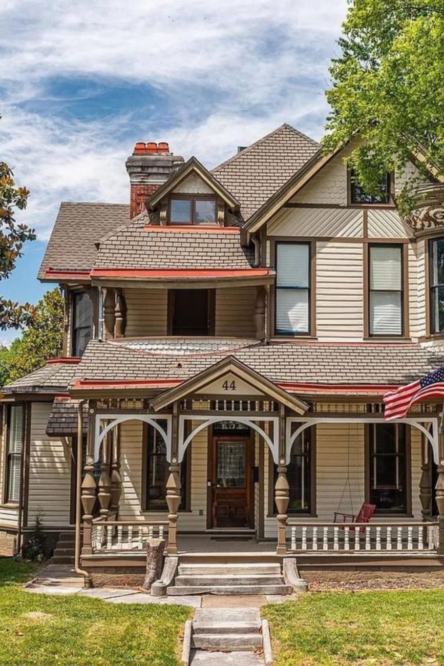 1879 Victorian For Sale In Evansville Indiana