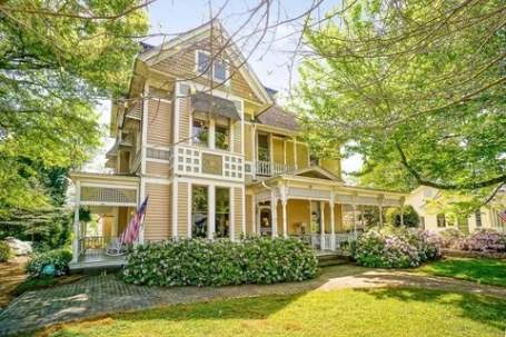 1887 Victorian In Marietta Georgia — Captivating Houses