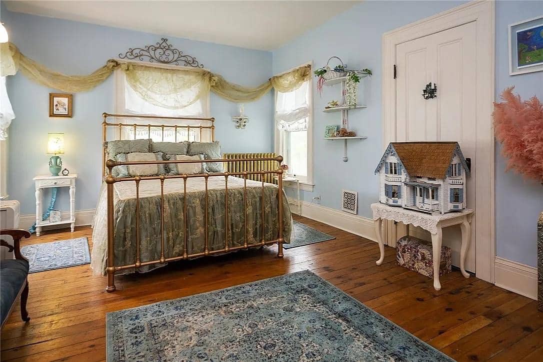 1890 Victorian For Sale In Clifton Springs New York