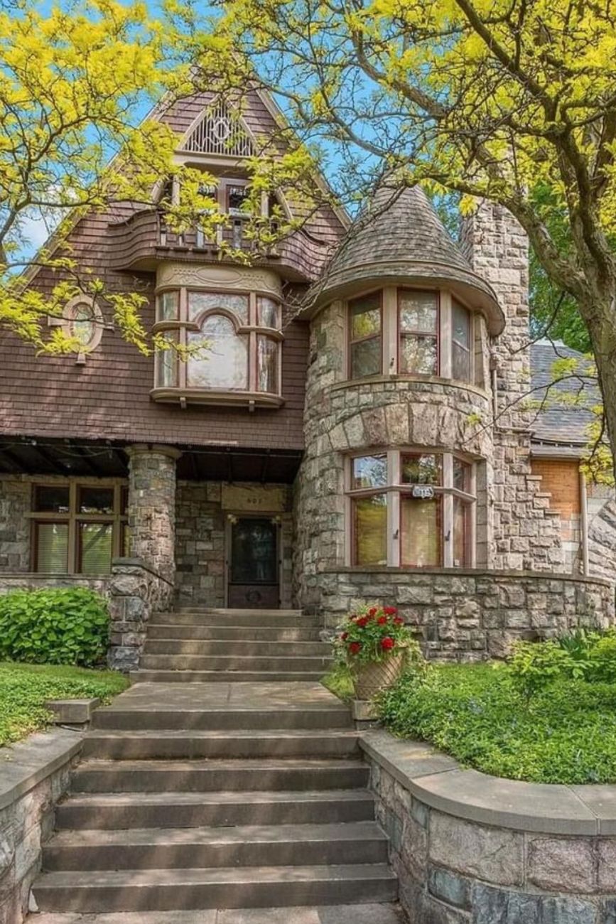1892 Historic House For Sale In Grand Rapids Michigan