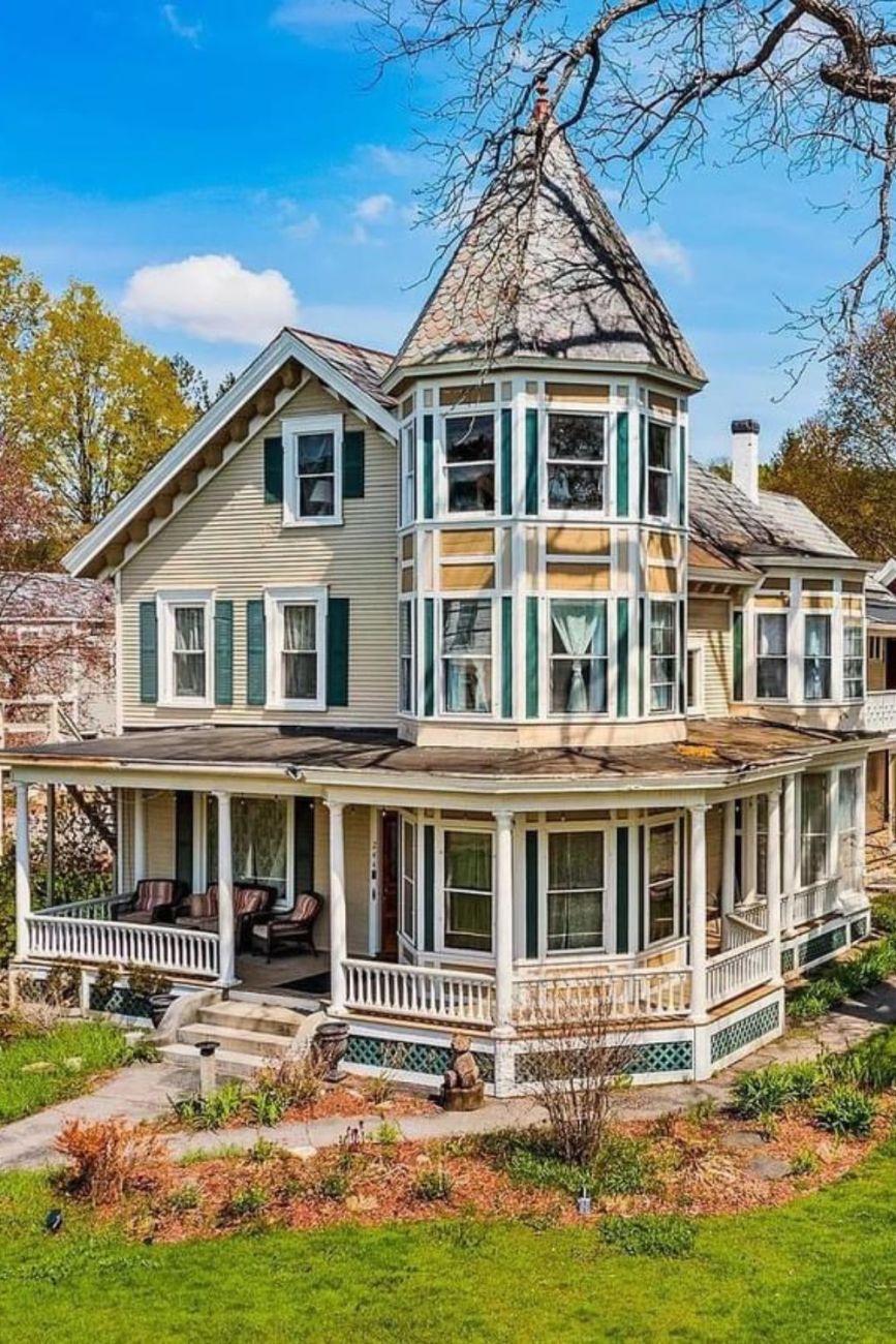 1825 Victorian For Sale In Chester Vermont