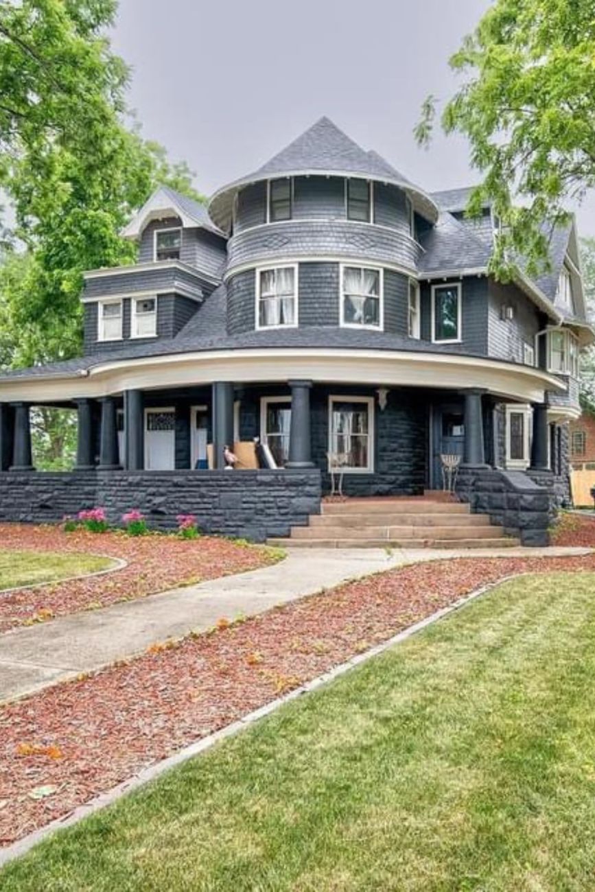 1906 Historic House For Sale In Estherville Iowa