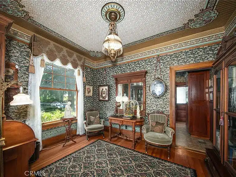 1900 Cinderella House For Sale In Redlands California