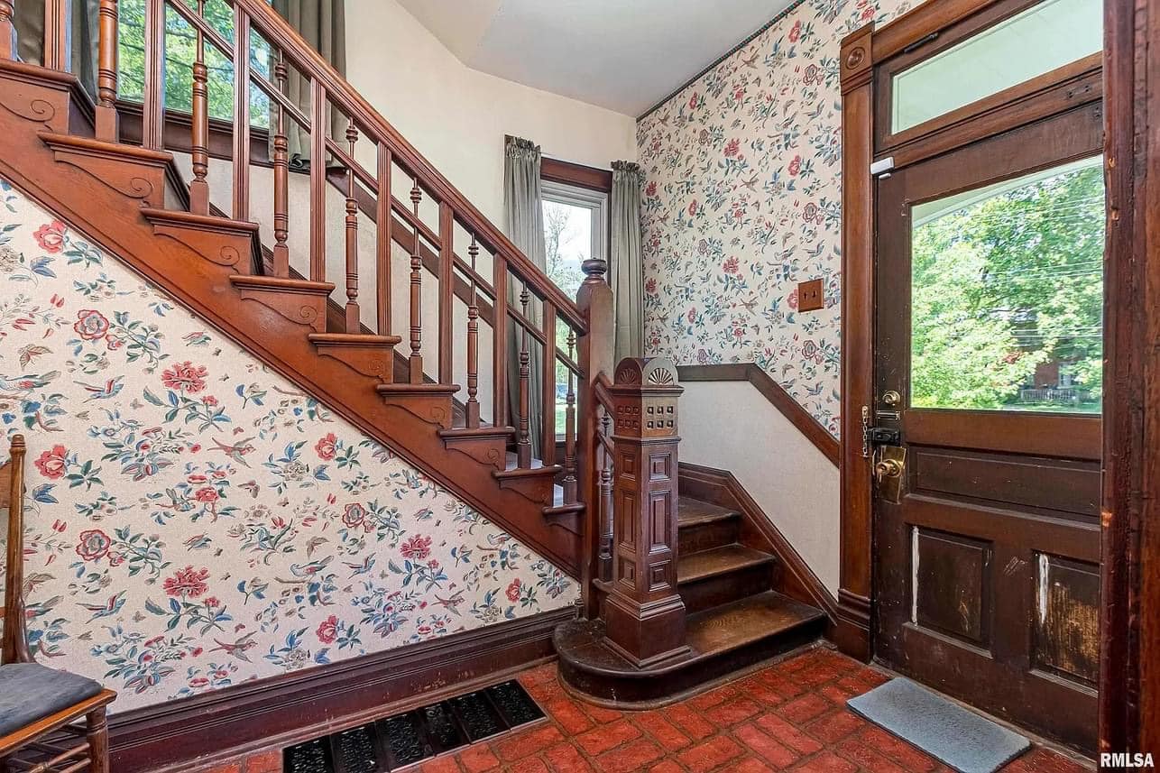 1898 Victorian For Sale In Carbondale Illinois