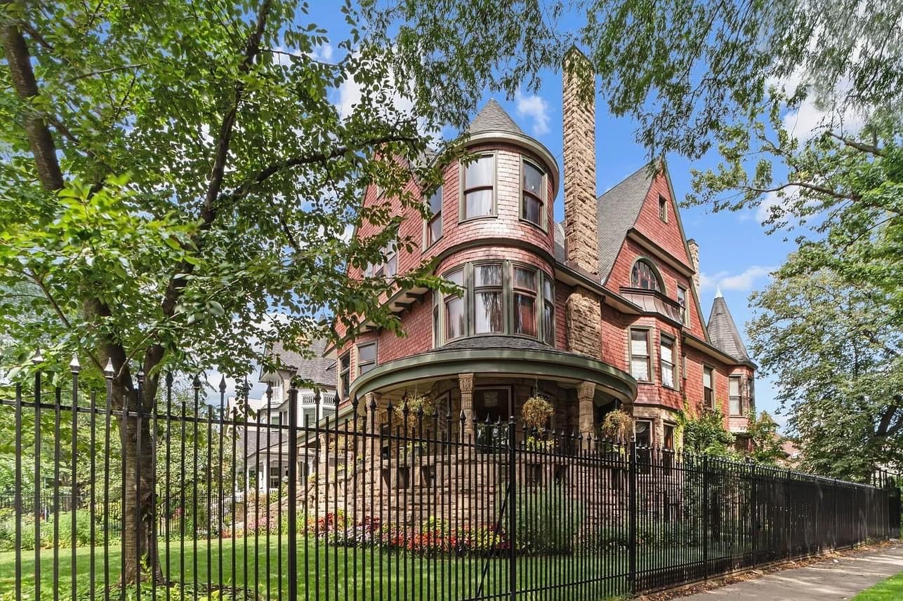 1889 Victorian For Sale In Chicago Illinois