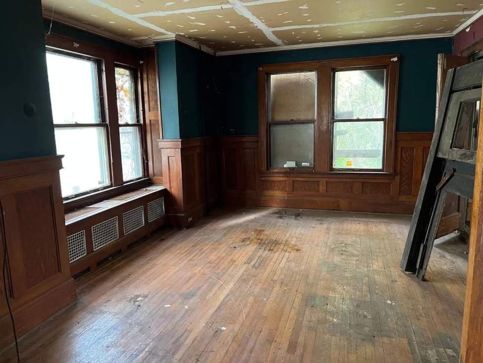 1910 Fixer Upper For Sale In Syracuse New York — Captivating Houses