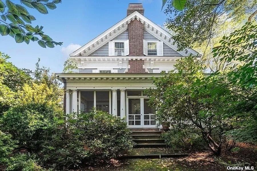 1908 Colonial For Sale In Garden City New York