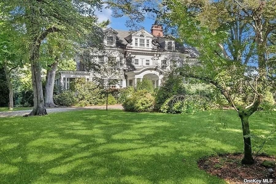 1908 Colonial For Sale In Garden City New York