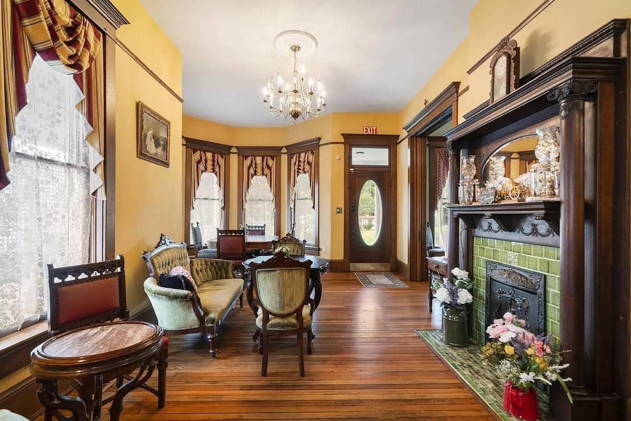 1900 Victorian For Sale In Lawrenceburg Tennessee