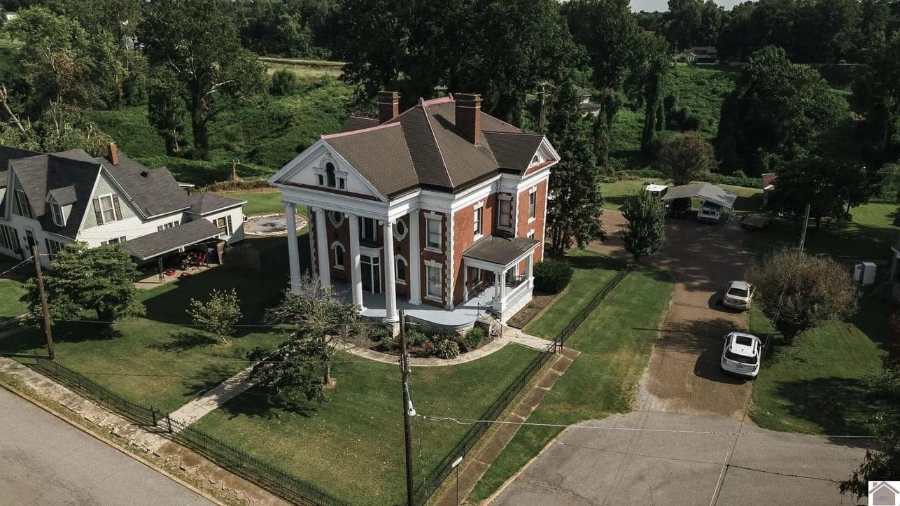 1900 Neoclassical For Sale In Hickman Kentucky