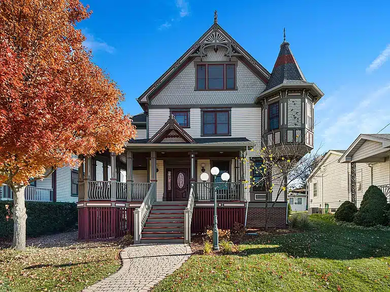 2001 Victorian Style House For Sale In Lemont Illinois
