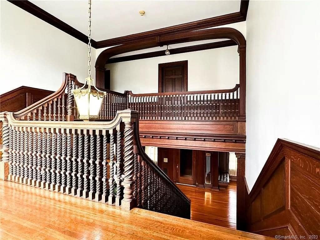 1908 Colonial Revival For Sale In Vernon Connecticut
