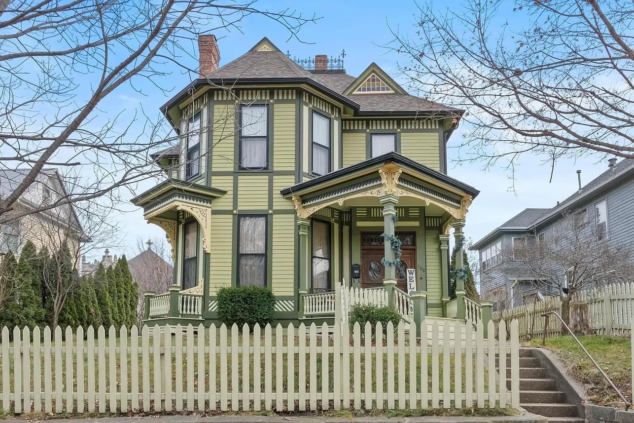 1850 Victorian For Sale In Muscatine Iowa