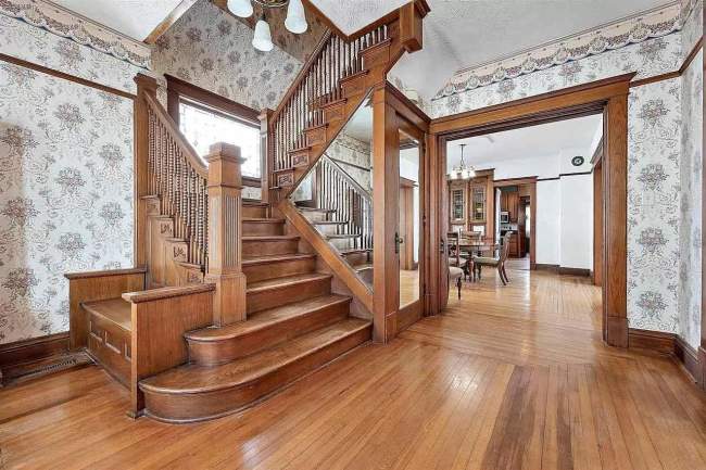 1909 Farmhouse In Tipton Iowa — Captivating Houses