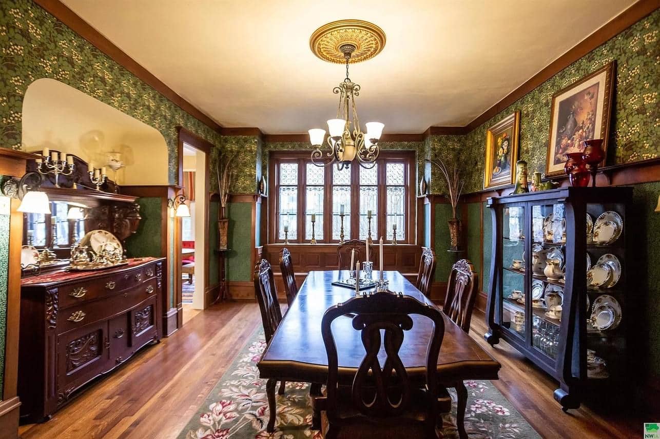 1894 Chocolate Mansion For Sale In Sioux City Iowa
