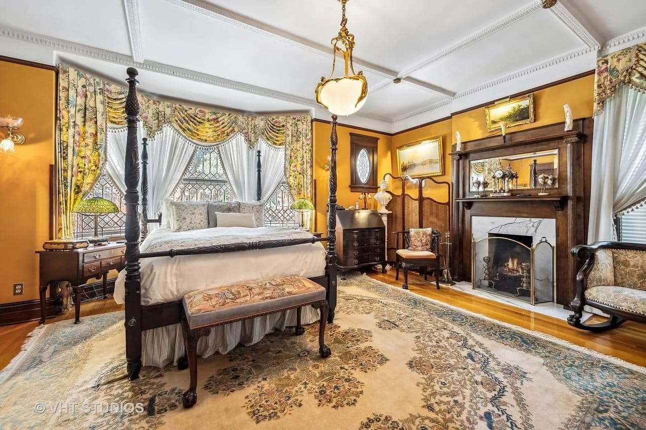 1895 Victorian For Sale In Chicago Illinois
