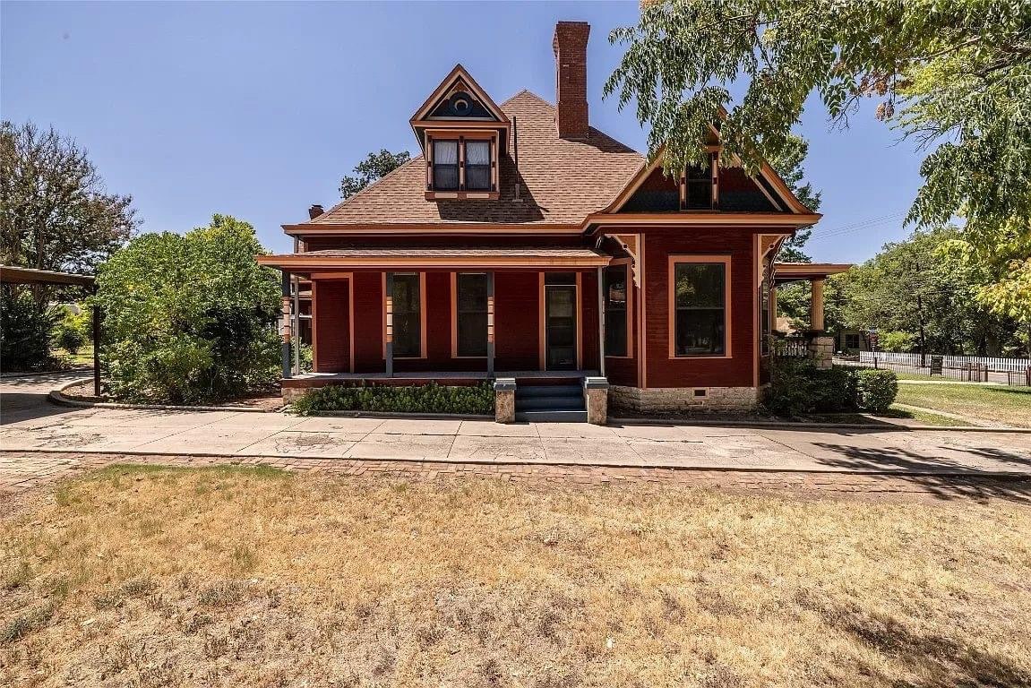 1898 Victorian For Sale In Weatherford Texas
